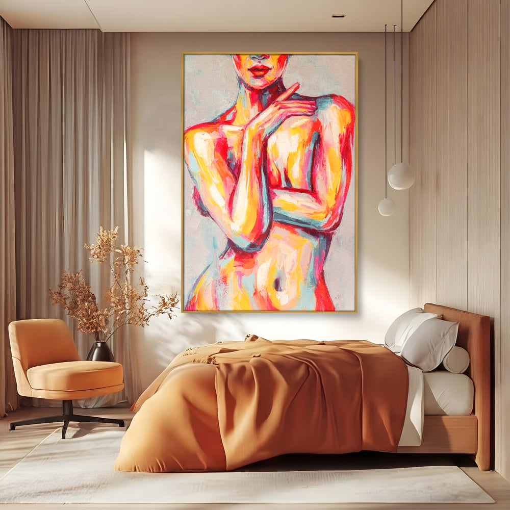 Tablou canvas cu tablou canvas cu femeie nud abstracta, in rama de aluminiu auriu, pe perete intr-un dormitor