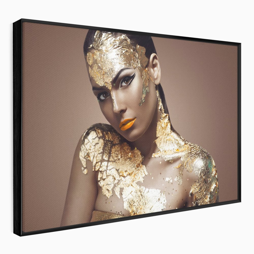 Tablou canvas cu tablou canvas cu femeie si foita de aur, in rama de aluminiu negru