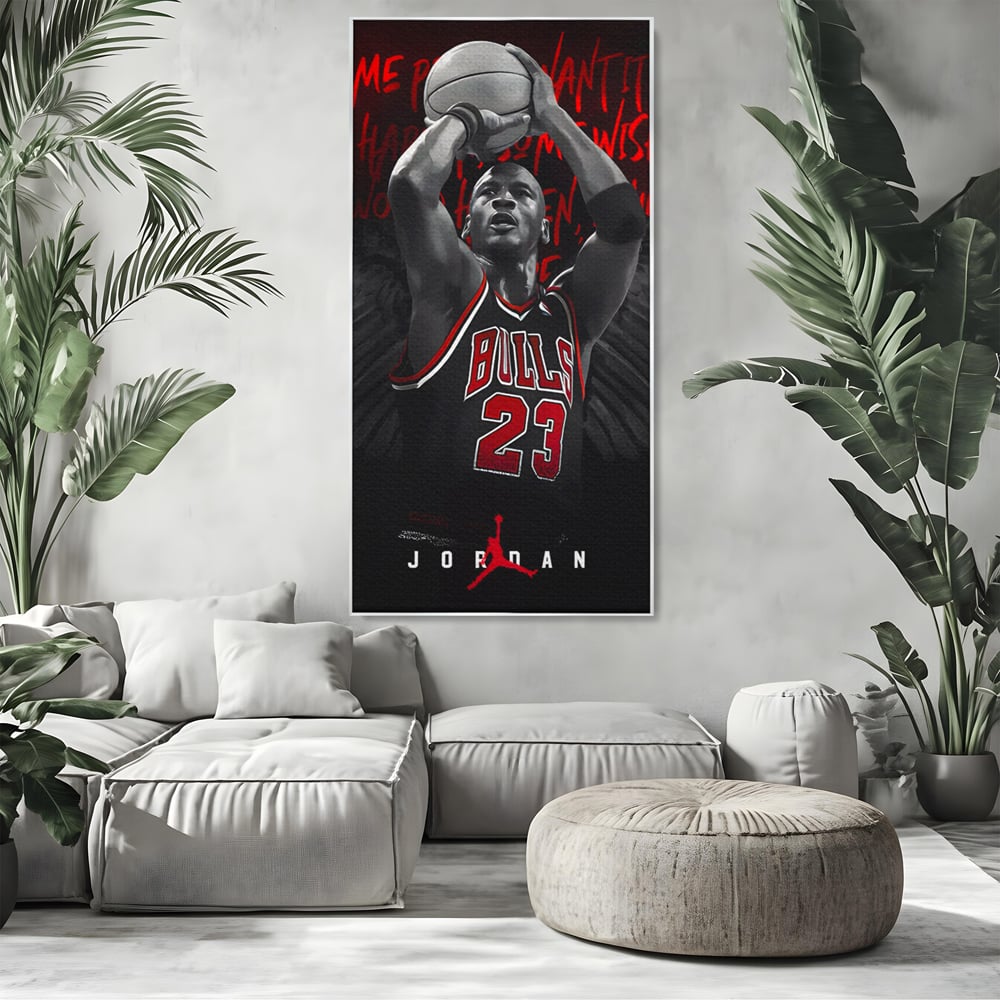 Tablou canvas cu tablou canvas cu michael jordan in actiune, in rama de aluminiu argintiu, pe perete intr-un living