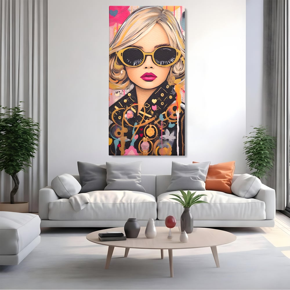 Tablou canvas cu tablou canvas cu portret de femeie, fara rama, pe sasiu de lemn, pe perete intr-un living