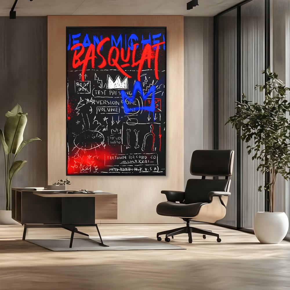 Tablou canvas cu tablou canvas cu grafica pop art, in rama de aluminiu negru, pe perete intr-un birou