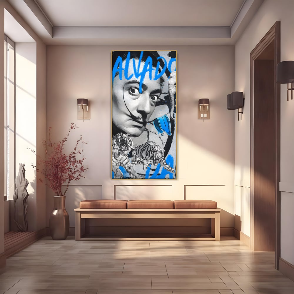 Tablou canvas cu tablou canvas cu portretul stilizat al lui salvador dali, in rama de aluminiu auriu