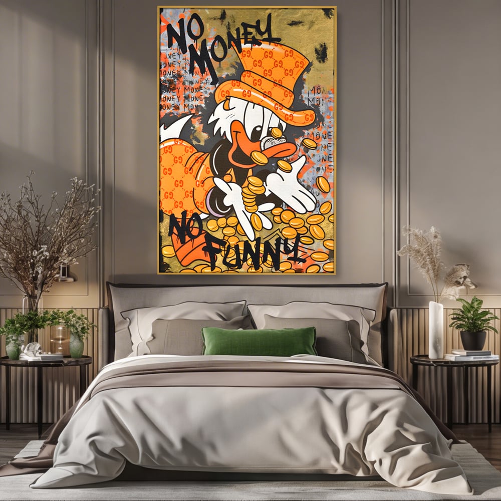 Tablou canvas cu tablou canvas cu rata stilizata, in rama de aluminiu auriu, pe perete intr-un dormitor