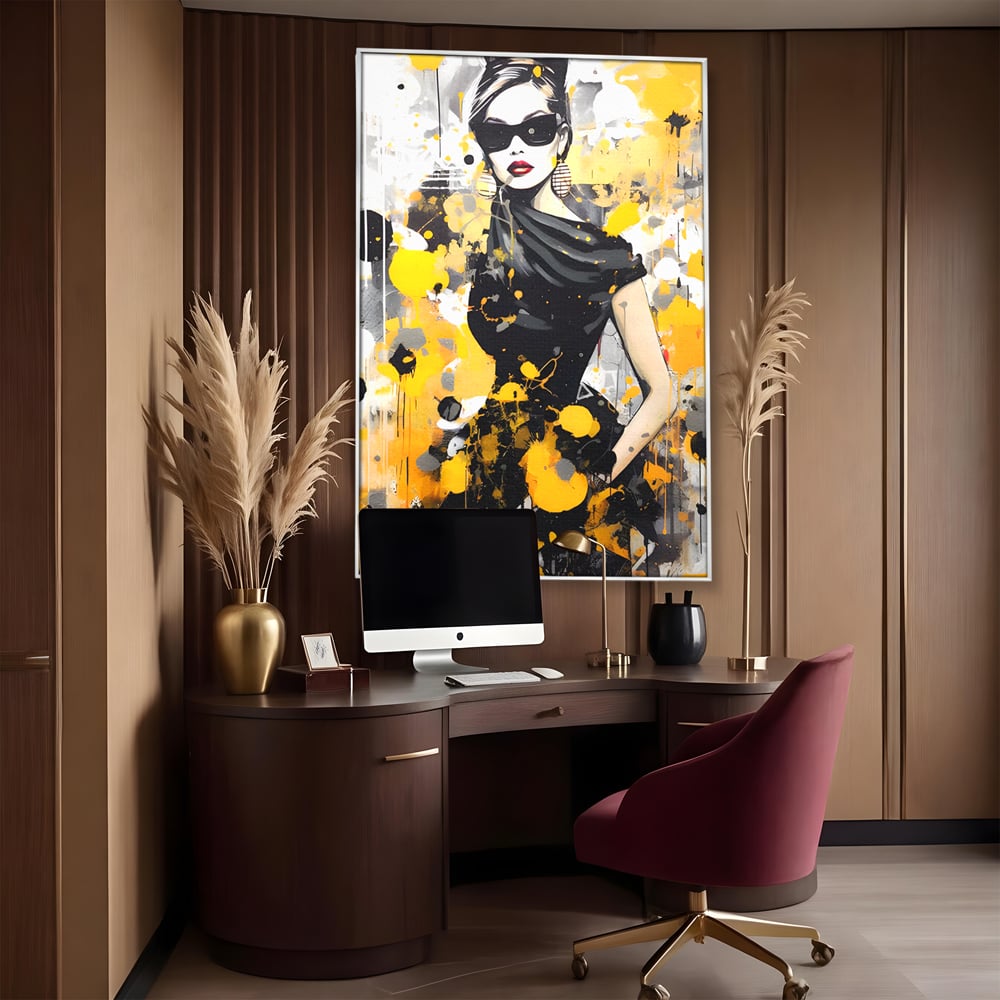 Tablou canvas cu tablou canvas portret femeie eleganta ochelari, in rama de aluminiu argintiu, pe perete intr-un birou