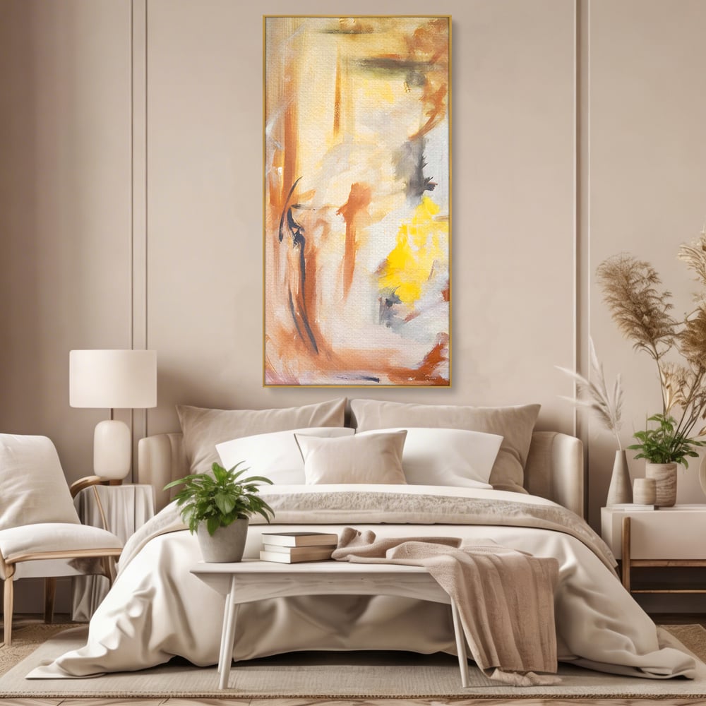 Tablou canvas cu pictura abstracta cu pete aurii si maronii, in rama de aluminiu auriu, pe perete intr-un dormitor
