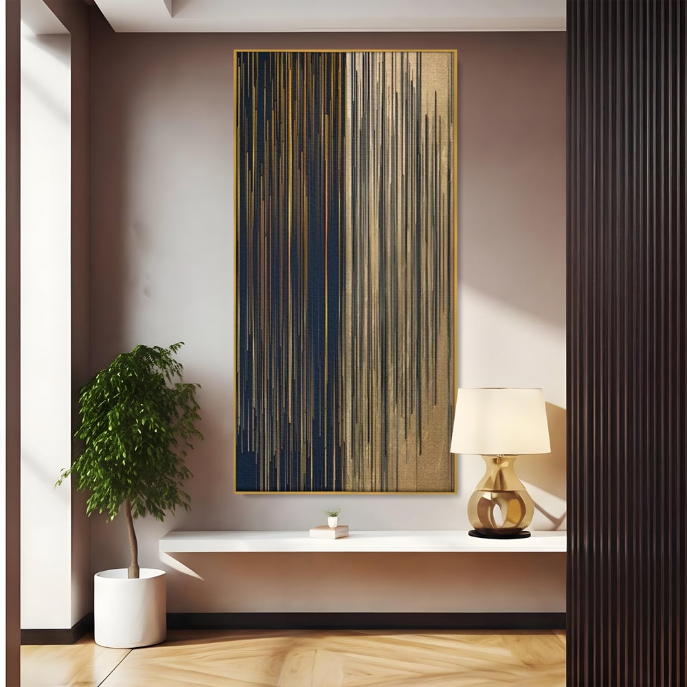 Tablou canvas cu tablou abstract cu dungi verticale aurii si negre, in rama de aluminiu auriu