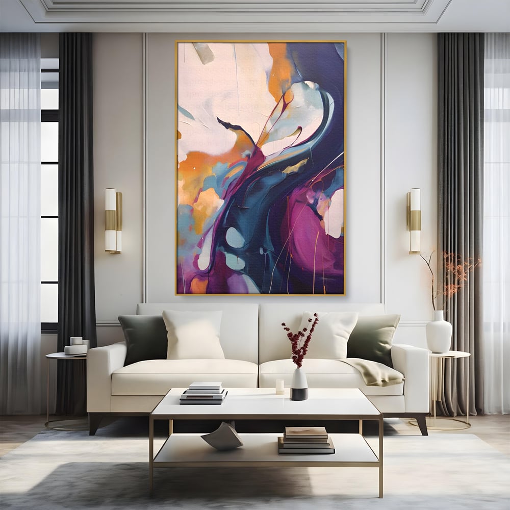 Tablou canvas cu pictura abstracta cu curbe fluide, in rama de aluminiu auriu, pe perete intr-un living