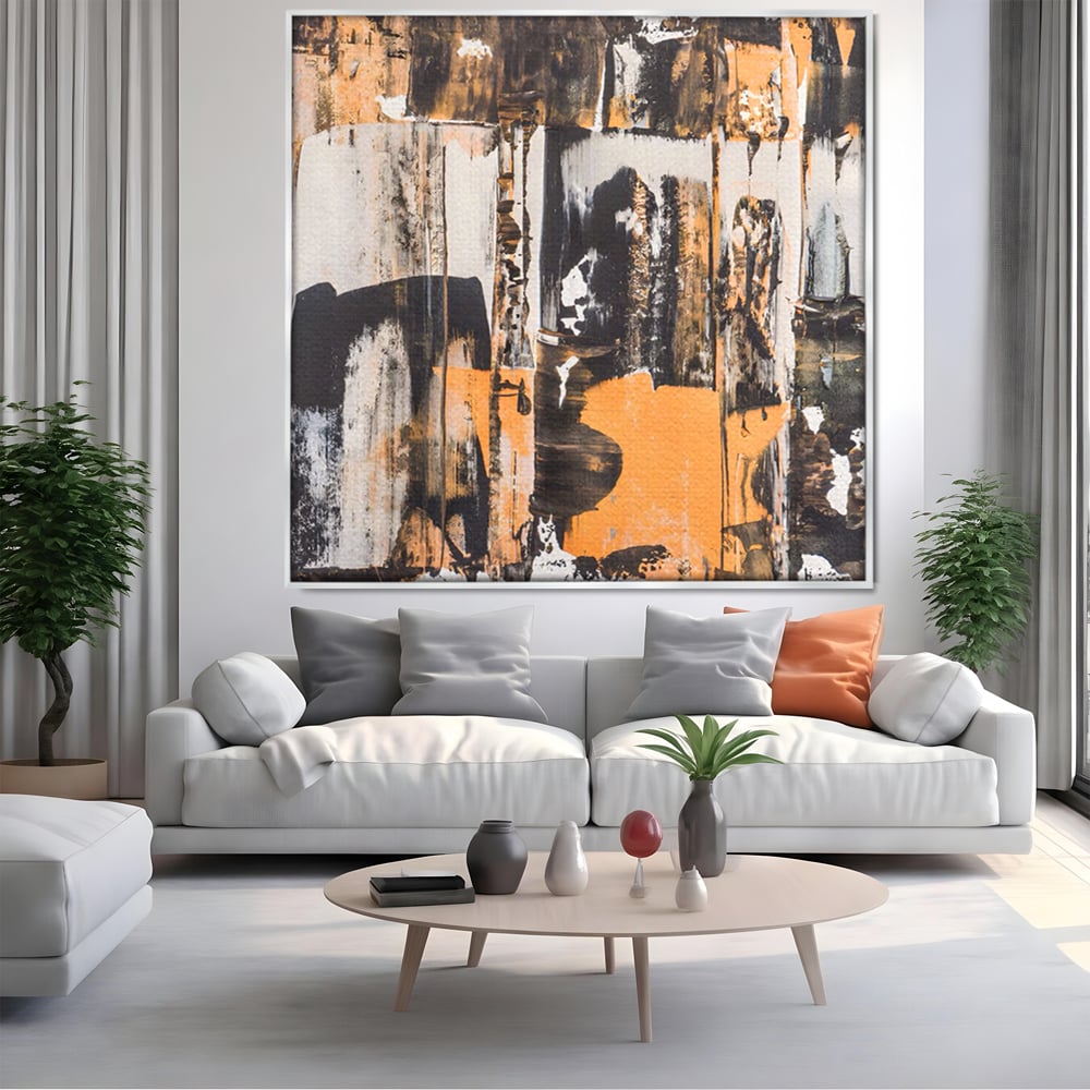 Tablou canvas cu pictura abstracta cu linii si pete, in rama de aluminiu argintiu, pe perete intr-un living