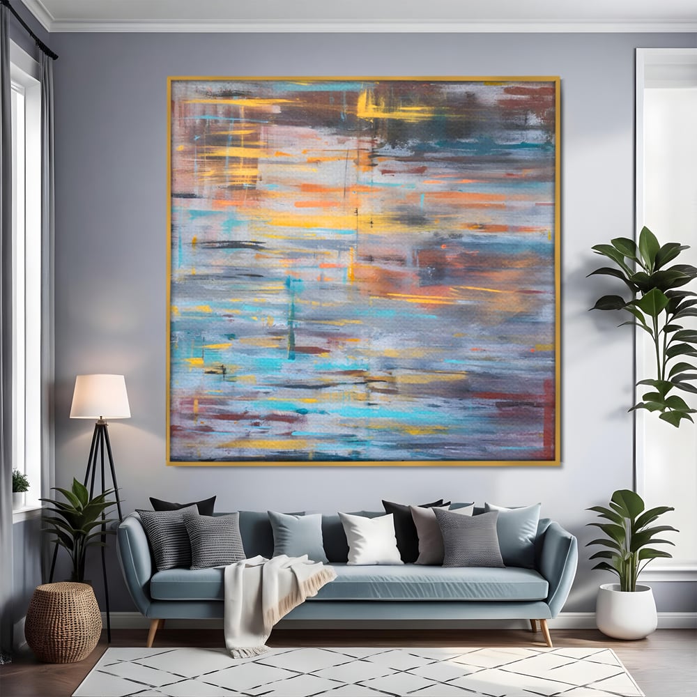 Tablou canvas cu tablou canvas cu reflexii pe apa, in rama de aluminiu auriu, pe perete intr-un living