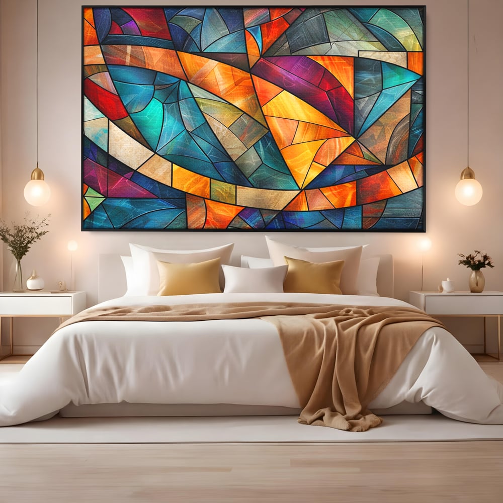 Tablou canvas cu tablou canvas cu mozaic geometric colorat, in rama de aluminiu negru, pe perete intr-un dormitor