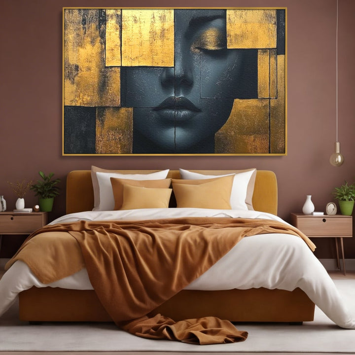 Tablou canvas cu tablou canvas portret feminin abstract, in rama de aluminiu auriu, pe perete intr-un dormitor