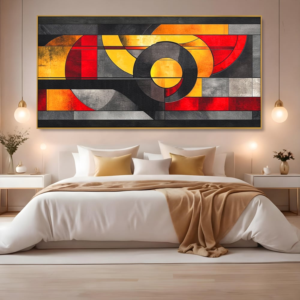 Tablou canvas cu tablou canvas cu forme geometrice abstracte, in rama de aluminiu auriu, pe perete intr-un dormitor