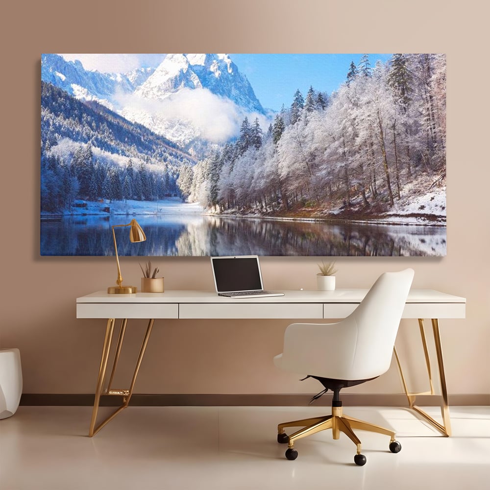 Tablou canvas cu tablou canvas cu peisaj montan iarna, fara rama, pe sasiu de lemn, pe perete intr-un birou