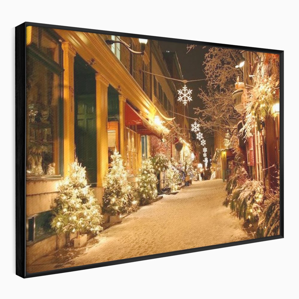 Tablou canvas cu strada ingusta impodobita de craciun, in rama de aluminiu negru