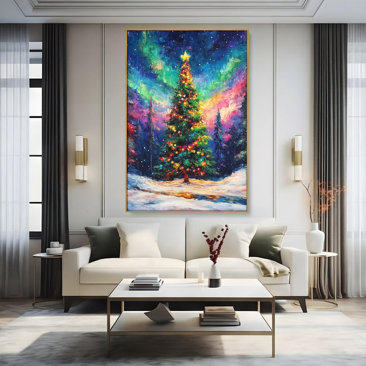 Tablou canvas cu tablou canvas cu brad de craciun si aurora boreala, in rama de aluminiu auriu, pe perete intr-un living