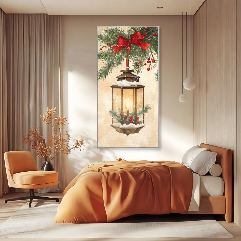 Tablou canvas cu tablou canvas cu felinar de iarna, in rama de aluminiu argintiu, pe perete intr-un dormitor