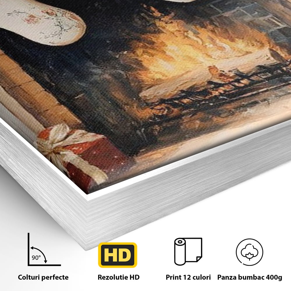 Detaliu al suprafetei: tablou canvas cu ciorapi pe semineu, in rama de aluminiu argintiu