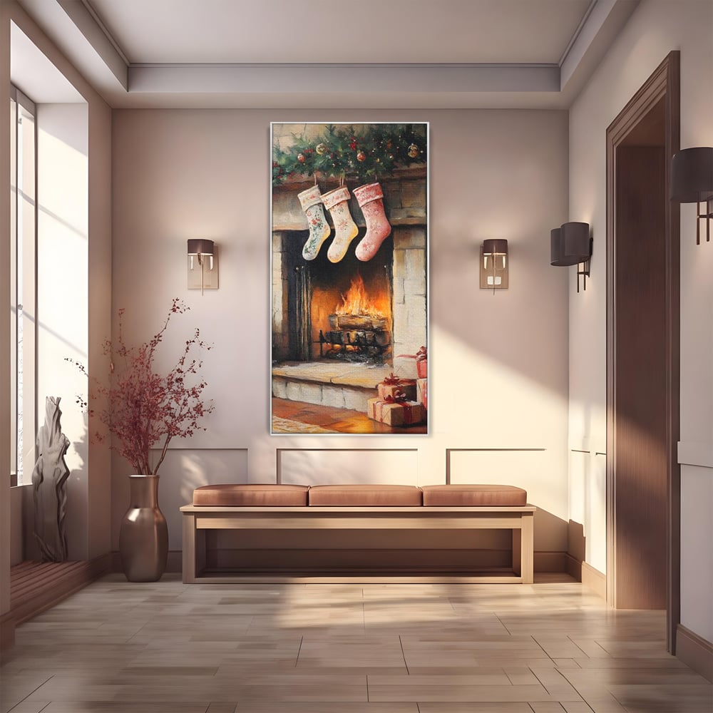 Tablou canvas cu tablou canvas cu semineu si ciorapi de craciun, in rama de aluminiu argintiu
