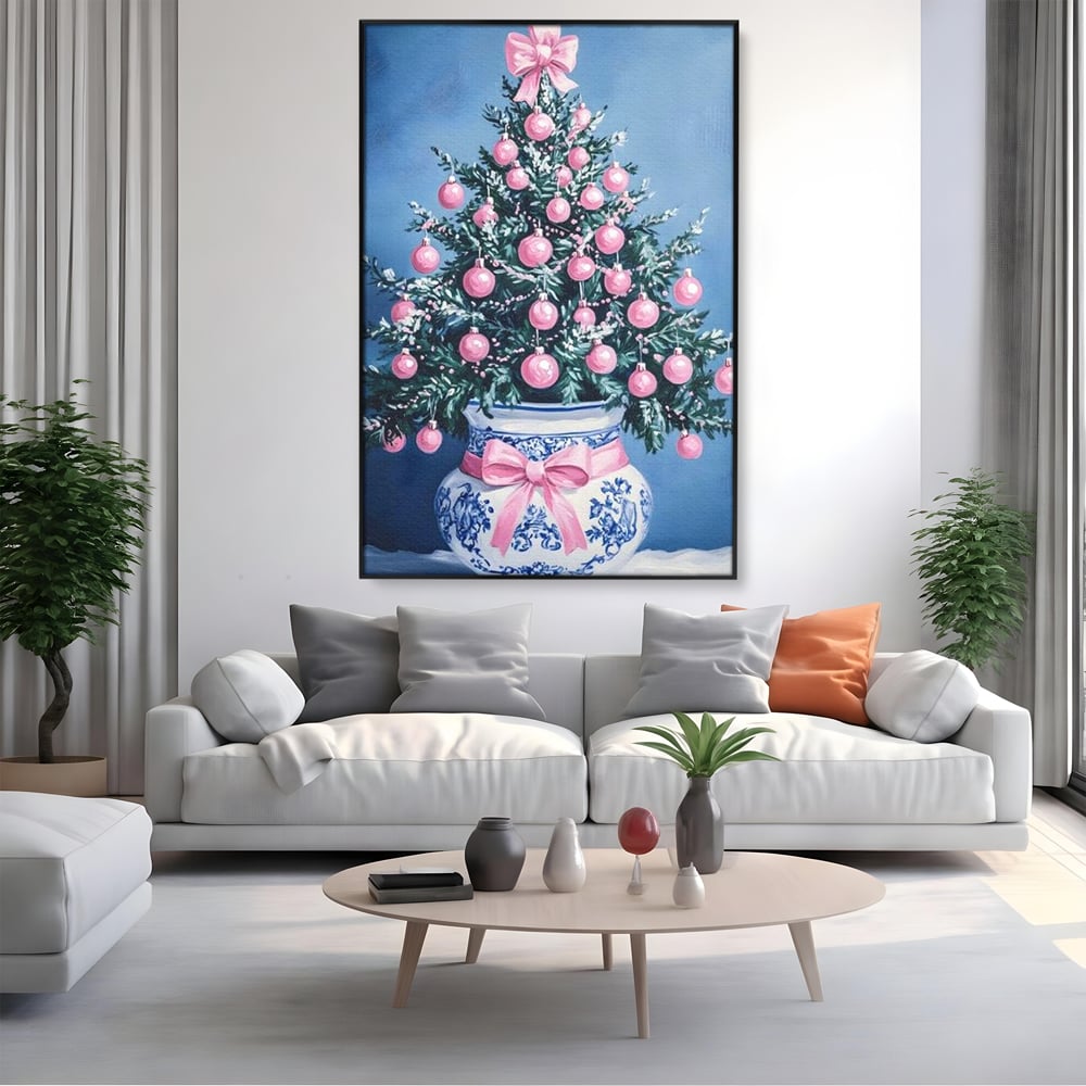 Tablou canvas cu pictura cu brad de craciun in vaza, in rama de aluminiu negru, pe perete intr-un living