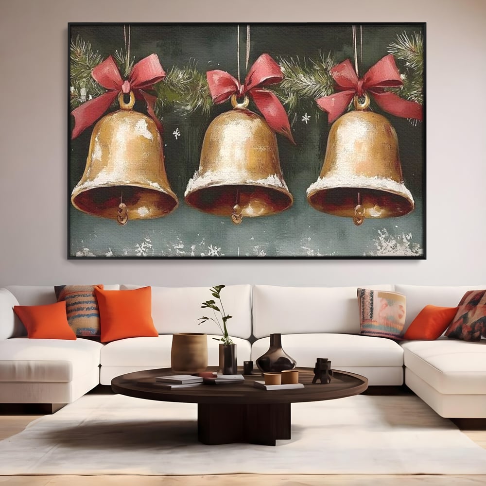 Tablou canvas cu pictura cu clopote aurii de craciun, in rama de aluminiu negru, pe perete intr-un living