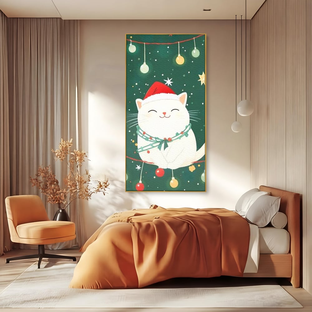 Tablou canvas cu ilustratie cu pisica alba de craciun, in rama de aluminiu auriu, pe perete intr-un dormitor