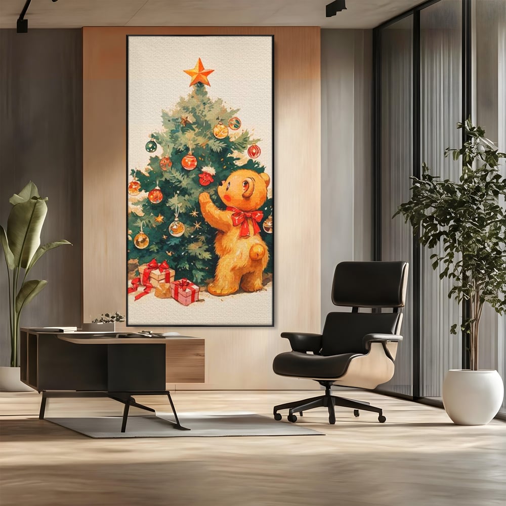 Tablou canvas cu ilustratie cu ursulet si brad de craciun, in rama de aluminiu negru, pe perete intr-un birou