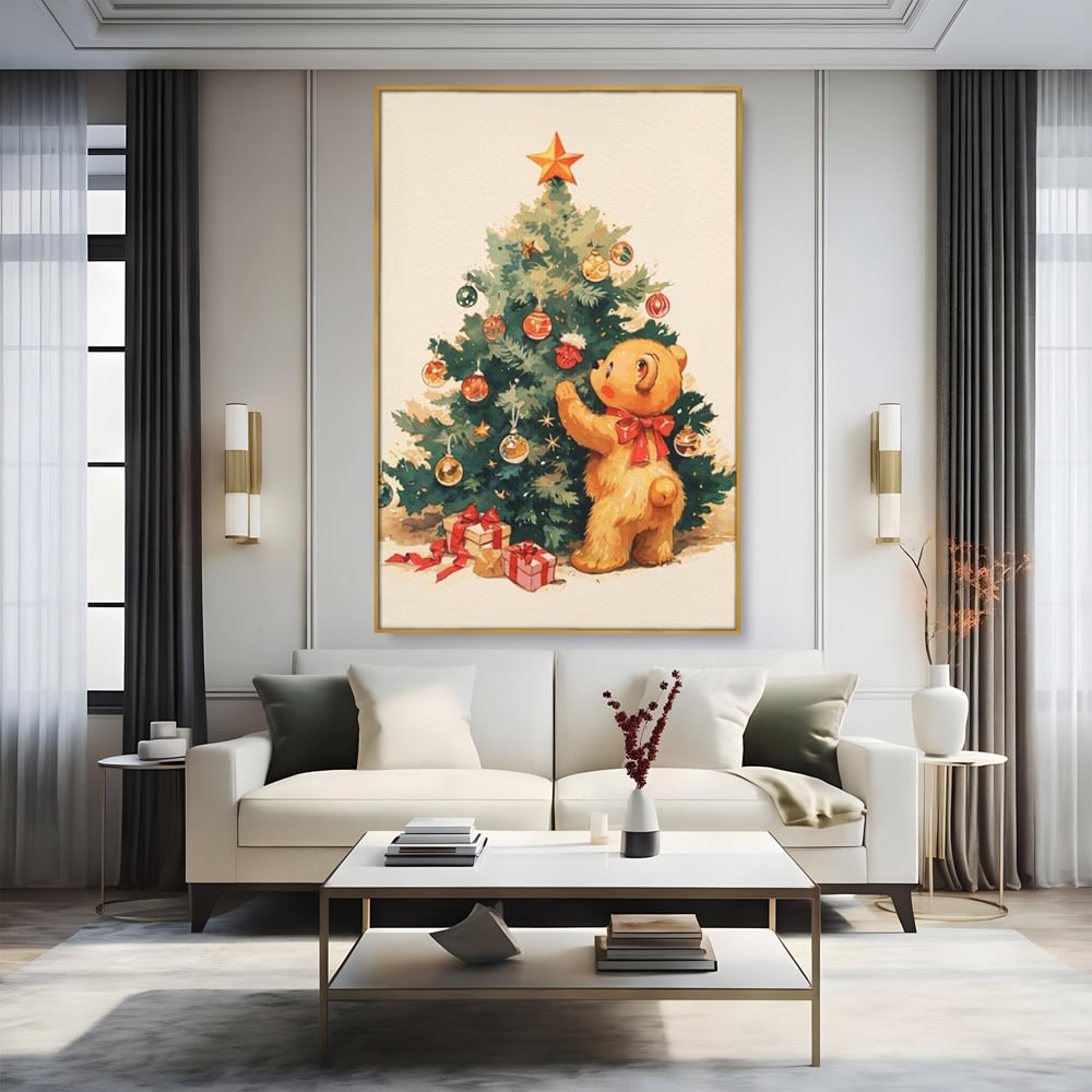 Tablou canvas cu ilustratie cu ursulet si brad de craciun, in rama de aluminiu auriu, pe perete intr-un living