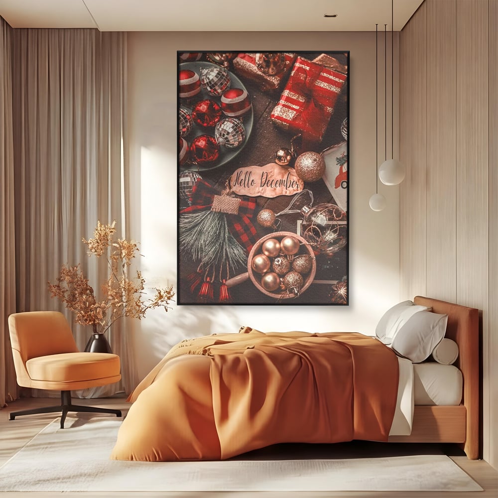 Tablou canvas cu tablou canvas cu globuri si cadouri, in rama de aluminiu negru, pe perete intr-un dormitor