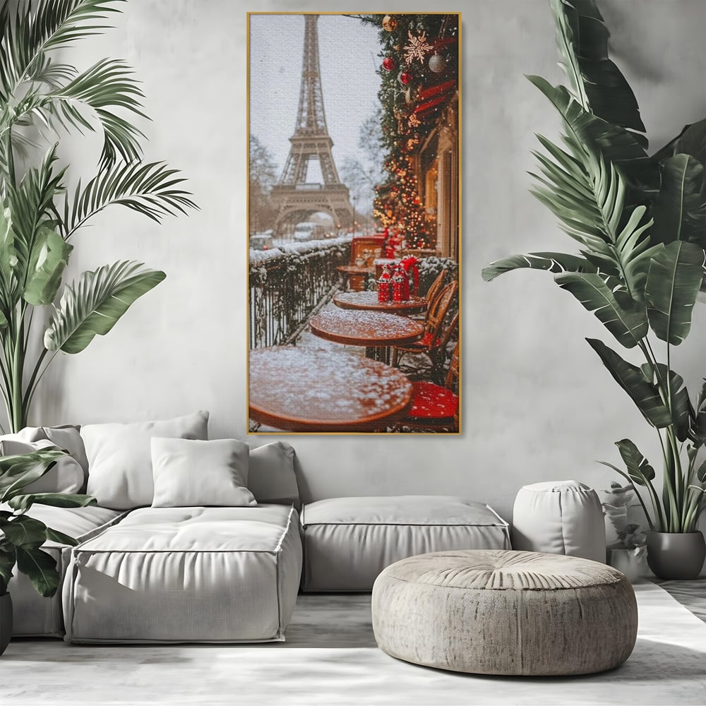 Tablou canvas cu tablou canvas cu turnul eiffel iarna, in rama de aluminiu auriu, pe perete intr-un living