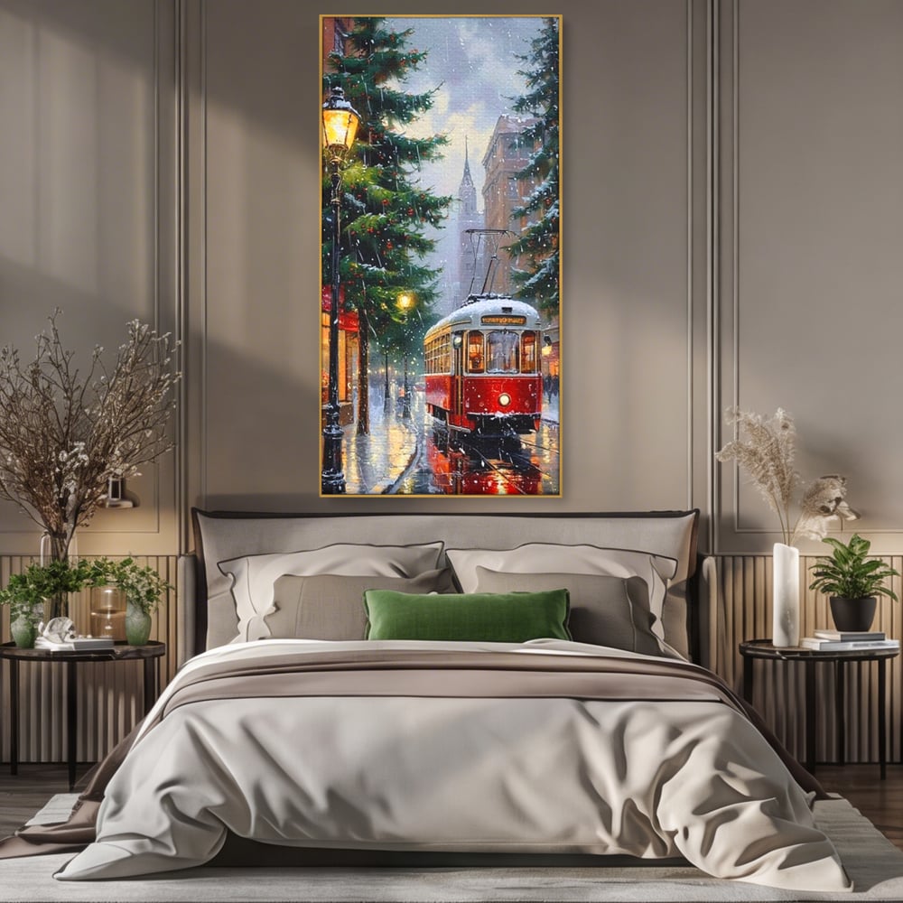 Tablou canvas cu pictura cu tramvai rosu in ninsoare, in rama de aluminiu auriu, pe perete intr-un dormitor