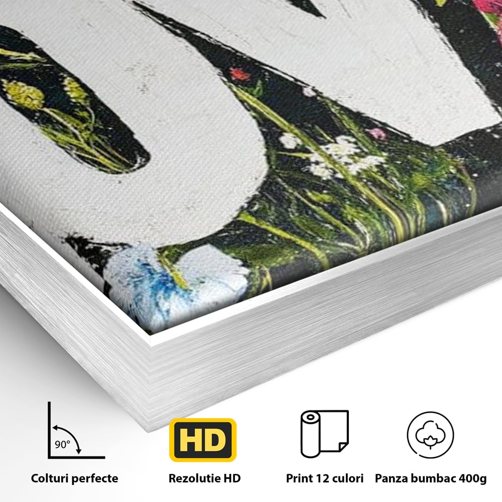 Detaliu al suprafetei: tablou canvas cu flori si cuvantul love, in rama de aluminiu argintiu