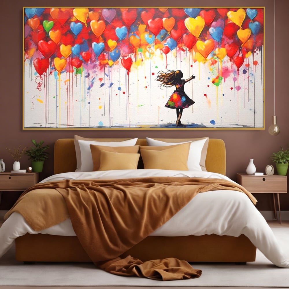 Tablou canvas cu tablou canvas cu fetita si baloane inima, in rama de aluminiu auriu, pe perete intr-un dormitor