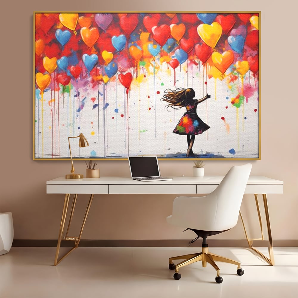 Tablou canvas cu tablou canvas cu fetita si baloane inima, in rama de aluminiu auriu, pe perete intr-un birou
