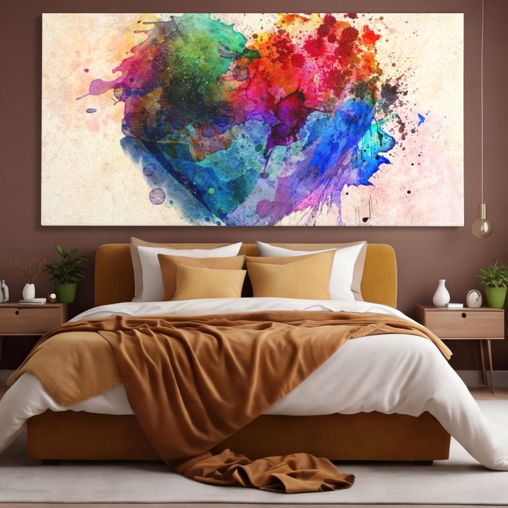 Tablou canvas cu tablou canvas cu inima colorata, fara rama, pe sasiu de lemn, pe perete intr-un dormitor