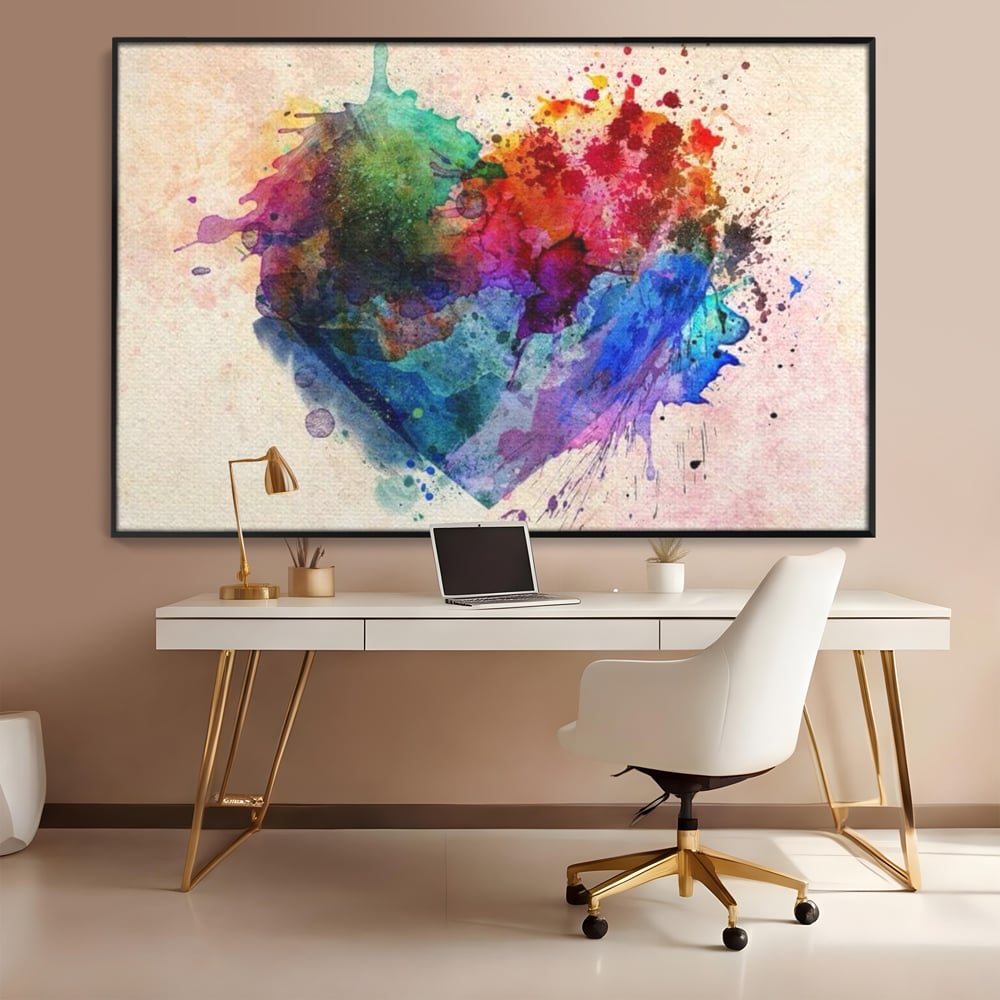 Tablou canvas cu tablou canvas cu inima colorata, in rama de aluminiu negru, pe perete intr-un birou