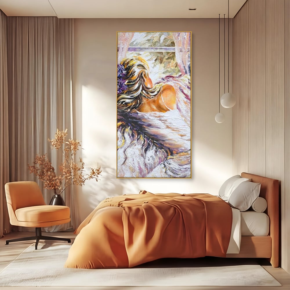 Tablou canvas cu tablou canvas cu femeie privind pe fereastra, in rama de aluminiu auriu, pe perete intr-un dormitor