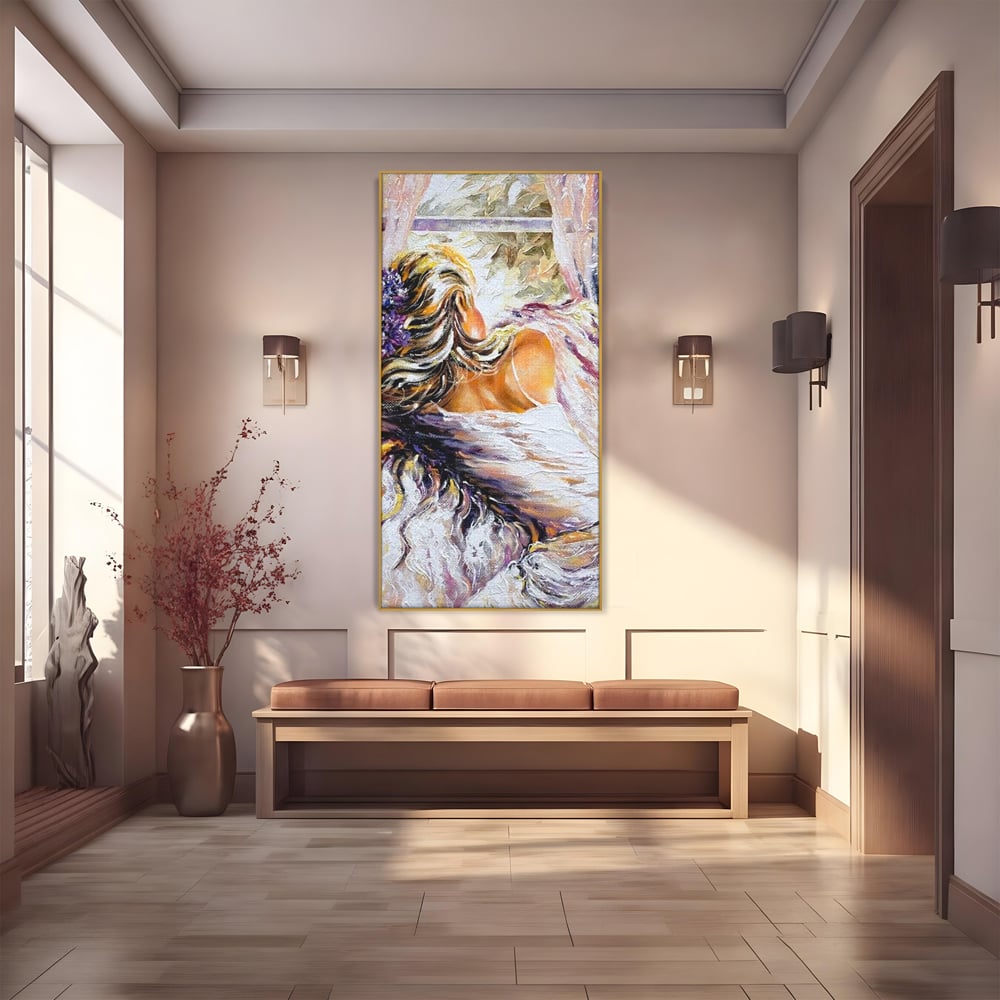 Tablou canvas cu tablou canvas cu femeie privind pe fereastra, in rama de aluminiu auriu