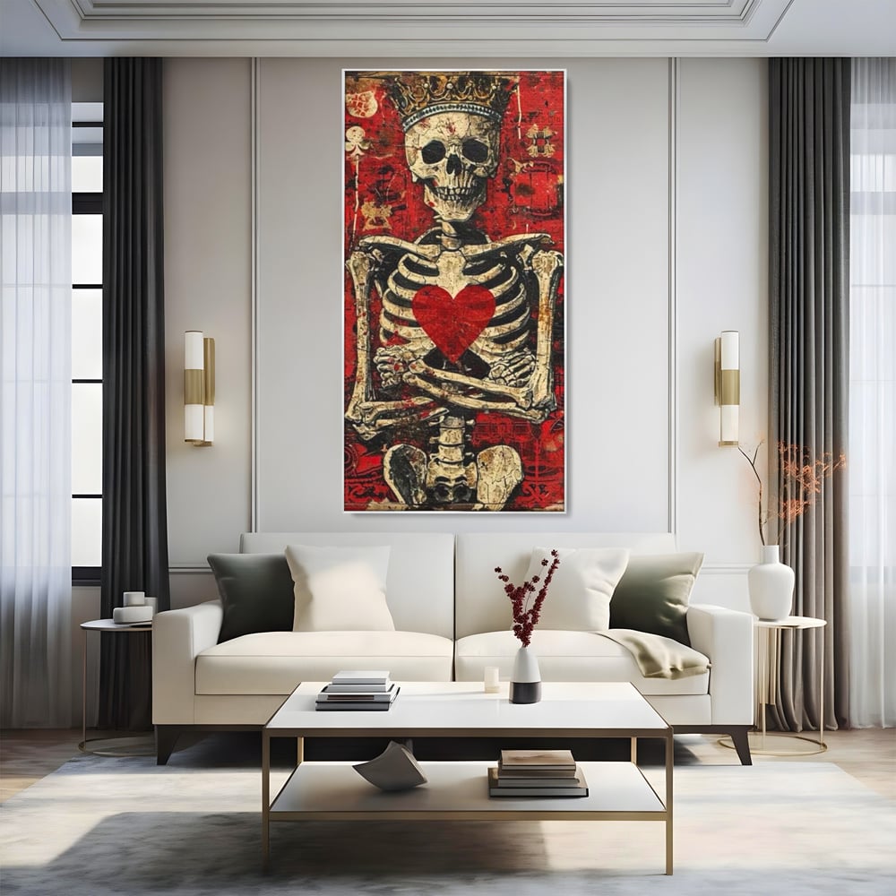 Tablou canvas cu tablou canvas cu schelet purtand coroana, in rama de aluminiu argintiu, pe perete intr-un living
