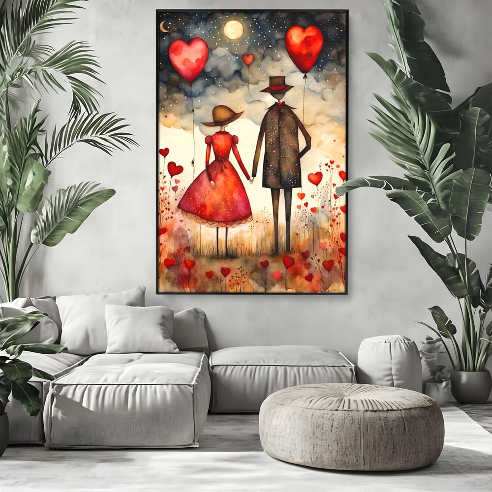 Tablou canvas cu ilustratie cu cuplu si baloane rosii in forma de inima, in rama de aluminiu negru, pe perete intr-un living