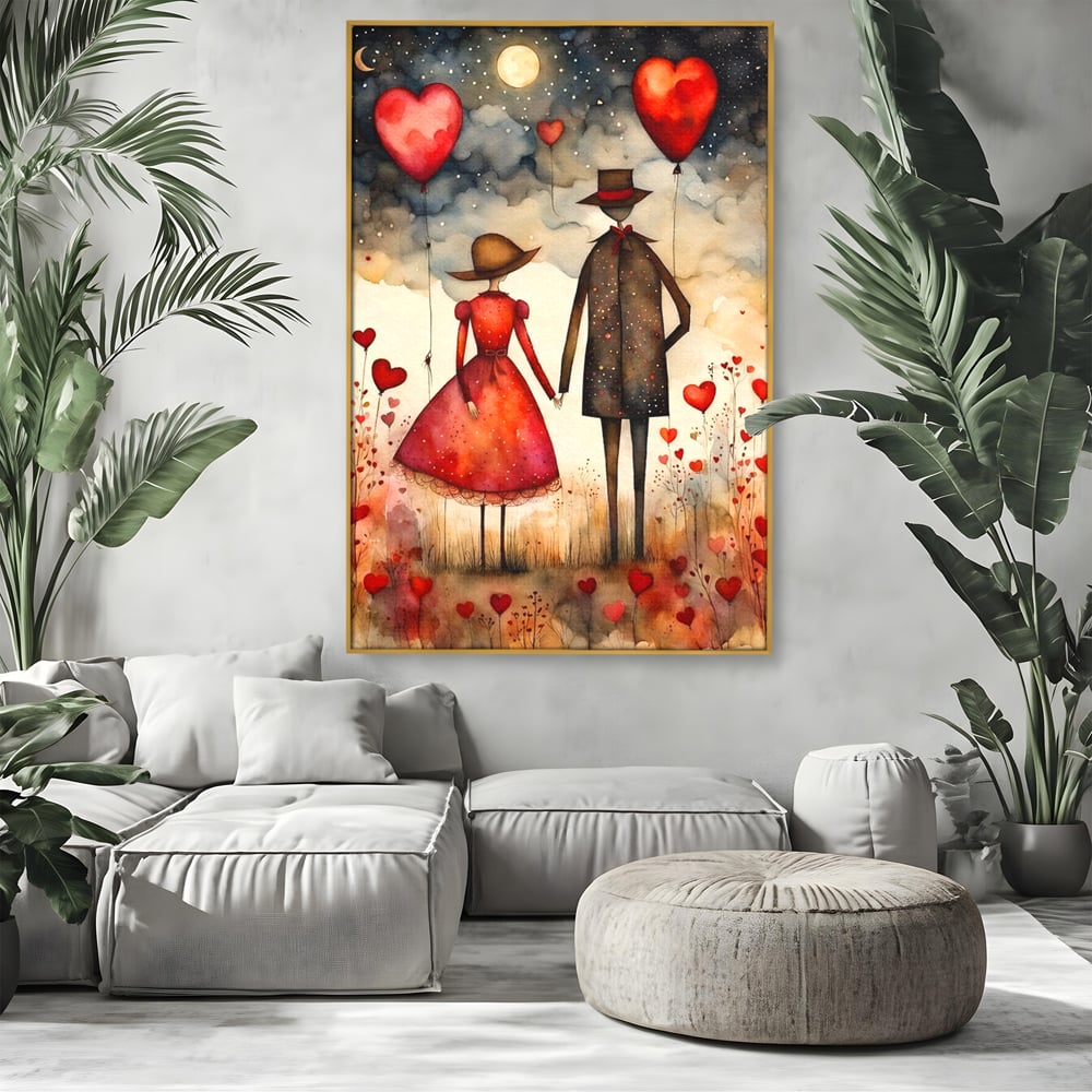 Tablou canvas cu ilustratie cu cuplu si baloane rosii in forma de inima, in rama de aluminiu auriu, pe perete intr-un living