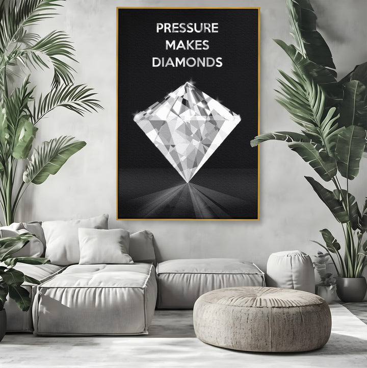 Tablou canvas cu tablou motivational cu diamant argintiu, in rama de aluminiu auriu, pe perete intr-un living
