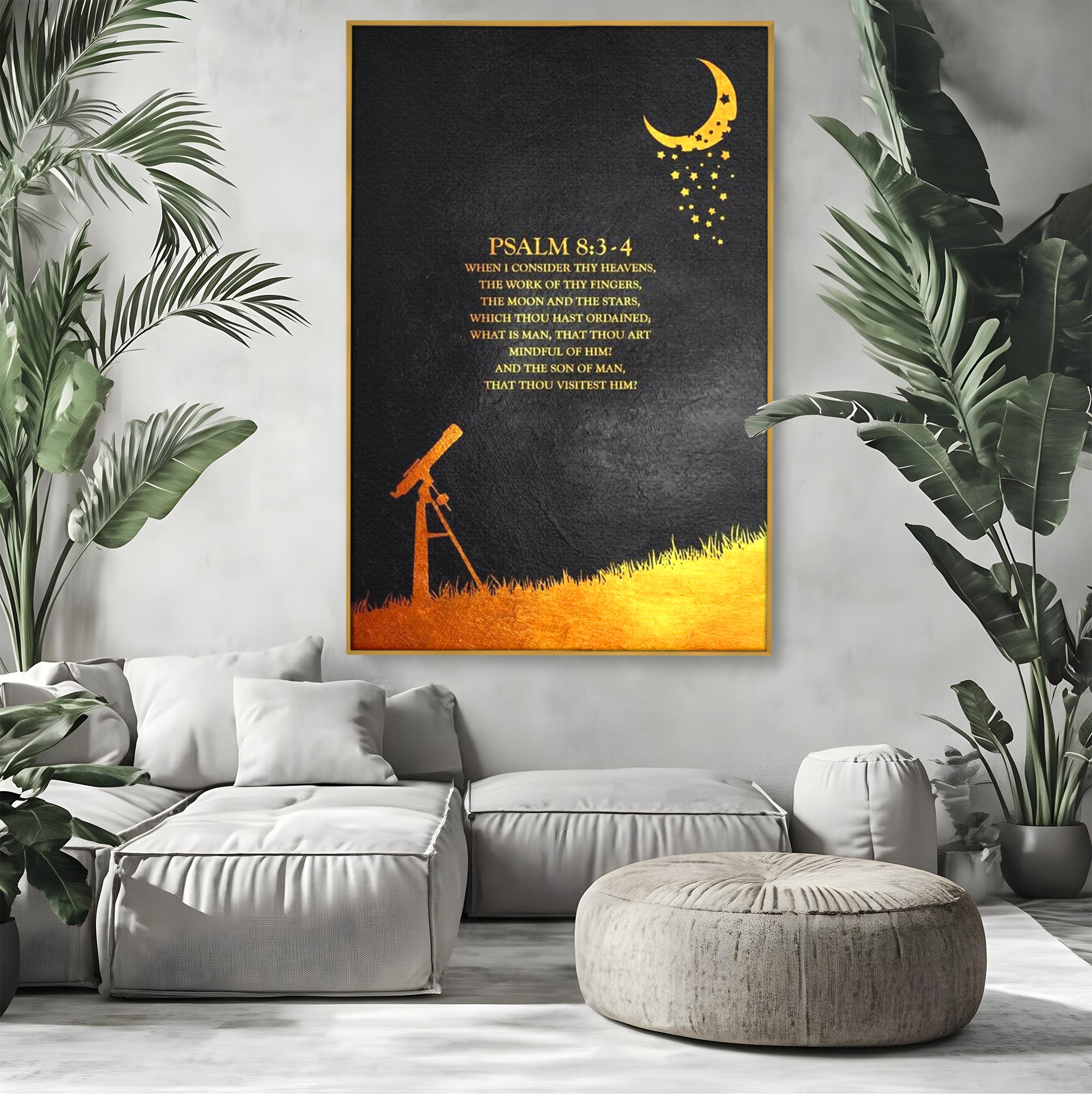 Tablou canvas cu tablou canvas cu citat biblic si telescop, in rama de aluminiu auriu, pe perete intr-un living