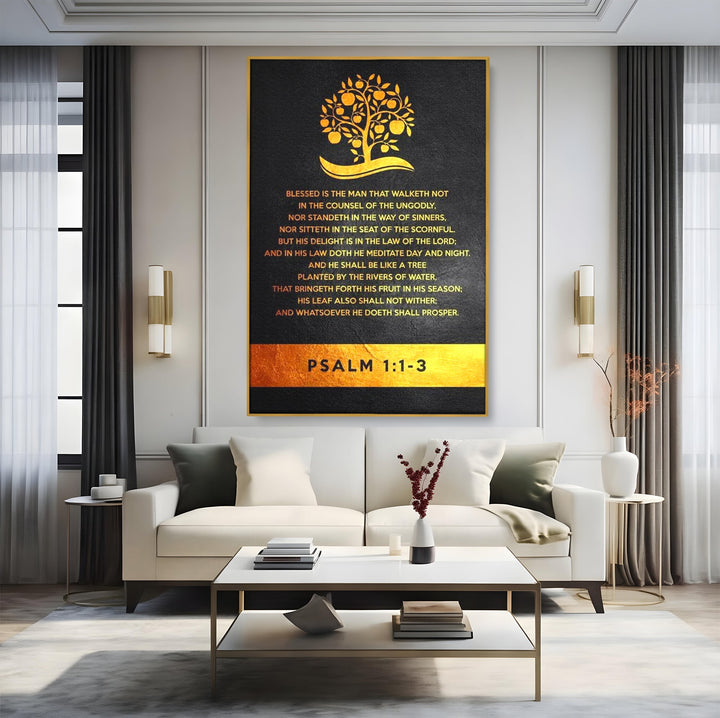 Tablou canvas cu tablou canvas cu citat biblic si copac, in rama de aluminiu auriu, pe perete intr-un living