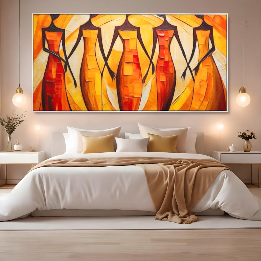 Tablou canvas cu pictura abstracta cu cinci femei stilizate, in rama de aluminiu argintiu, pe perete intr-un dormitor