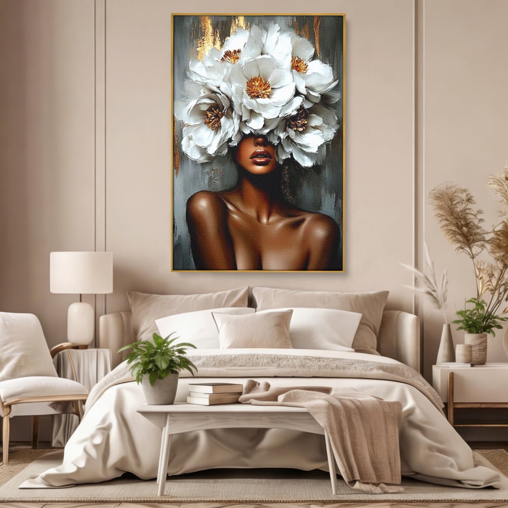 Tablou canvas cu tablou canvas portret femeie cu flori, in rama de aluminiu auriu, pe perete intr-un dormitor