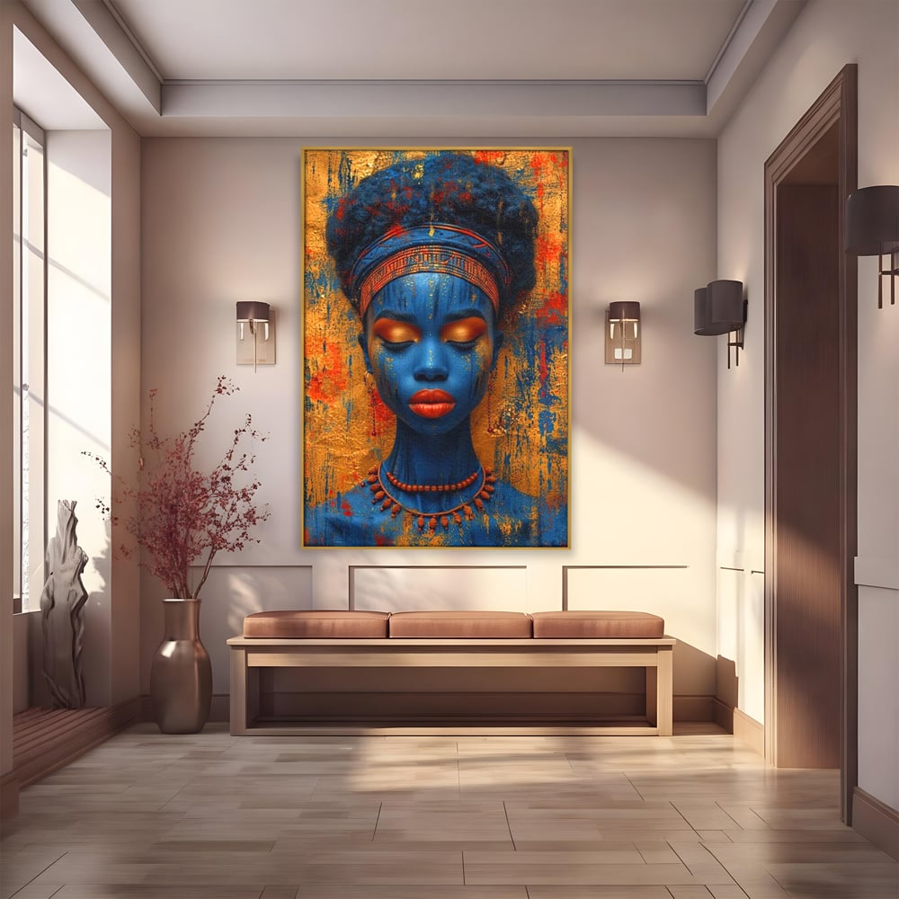 Tablou canvas cu portret de femeie cu piele albastra, in rama de aluminiu auriu