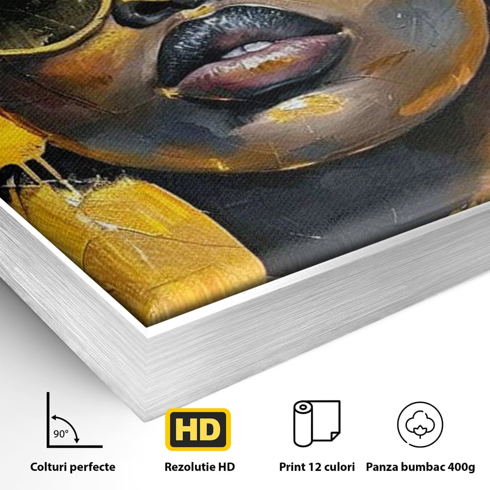 Detaliu al suprafetei: tablou canvas cu femeie afro si ochelari, in rama de aluminiu argintiu