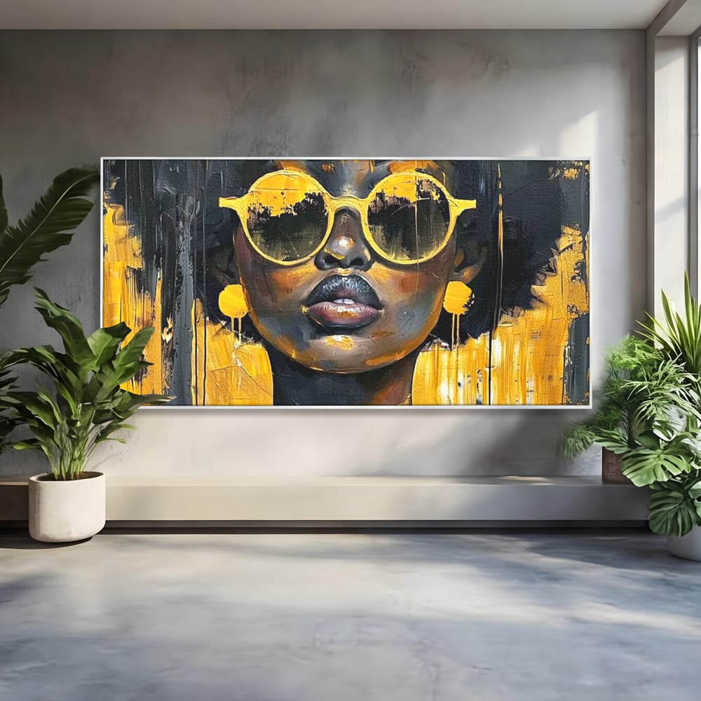 Tablou canvas cu tablou canvas cu femeie afro si ochelari, in rama de aluminiu argintiu