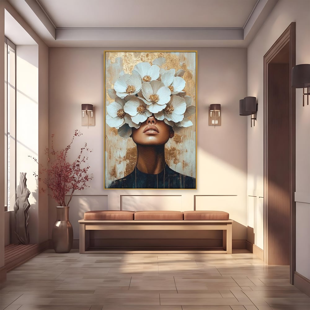 Tablou canvas cu tablou canvas portret feminin cu flori, in rama de aluminiu auriu