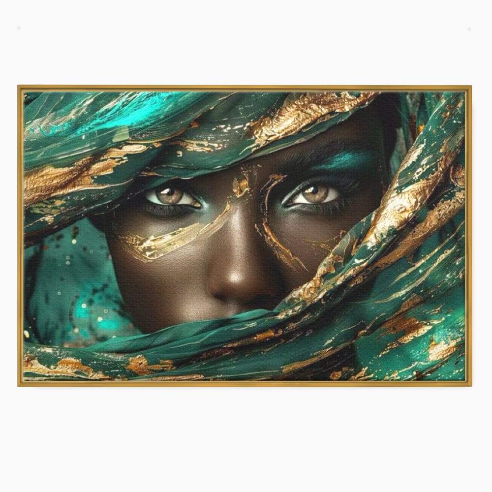 Tablou canvas cu portret artistic cu ochi caprui si tesatura verde, in rama de aluminiu auriu